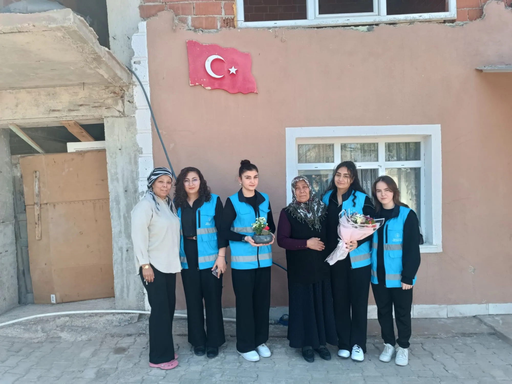 Şehitler Haftası’nda Anlamlı Ziyaret: Molla Hüsrev Yurt Müdürlüğü Öğrencileri, Şehidimiz