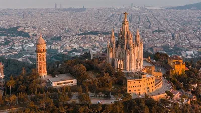 Dünyaca ünlü İspanyol mimar Antoni Gaudi’nin izlerini taşıyan, tarihi ve
