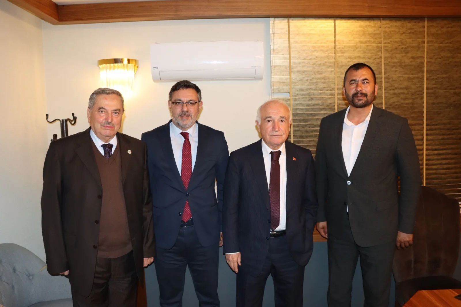 Cemil Çiçek ve Hayrullah Başer, Başkan Arslan’ı ilçemizde ziyaret ederek