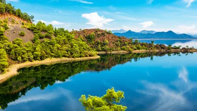 Muğla’nın en özgün ve huzurlu ilçelerinden biri olan Köyceğiz, adeta