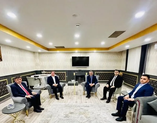 Erzincan Valisi ve Belediye Başkanı, Yozgat Valisi’ni Ziyaret Etti Erzincan Valisi Hamza Aydoğdu ve Belediye Başkanı Bekir Aksun, Yozgat