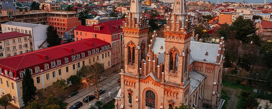 Sadece kimlik kartınızla geçebileceğiniz bir yurt dışı rotasında, hem doğayla