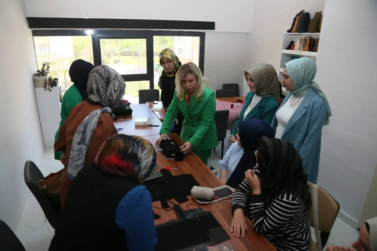 Yozgat Valisi Mehmet Ali Özkan’ın eşi Arzu Özkan, Aile Destek