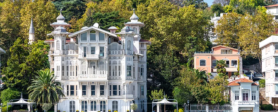 İstanbul, sadece modern yapıları ve dinamik hayatıyla değil, aynı zamanda