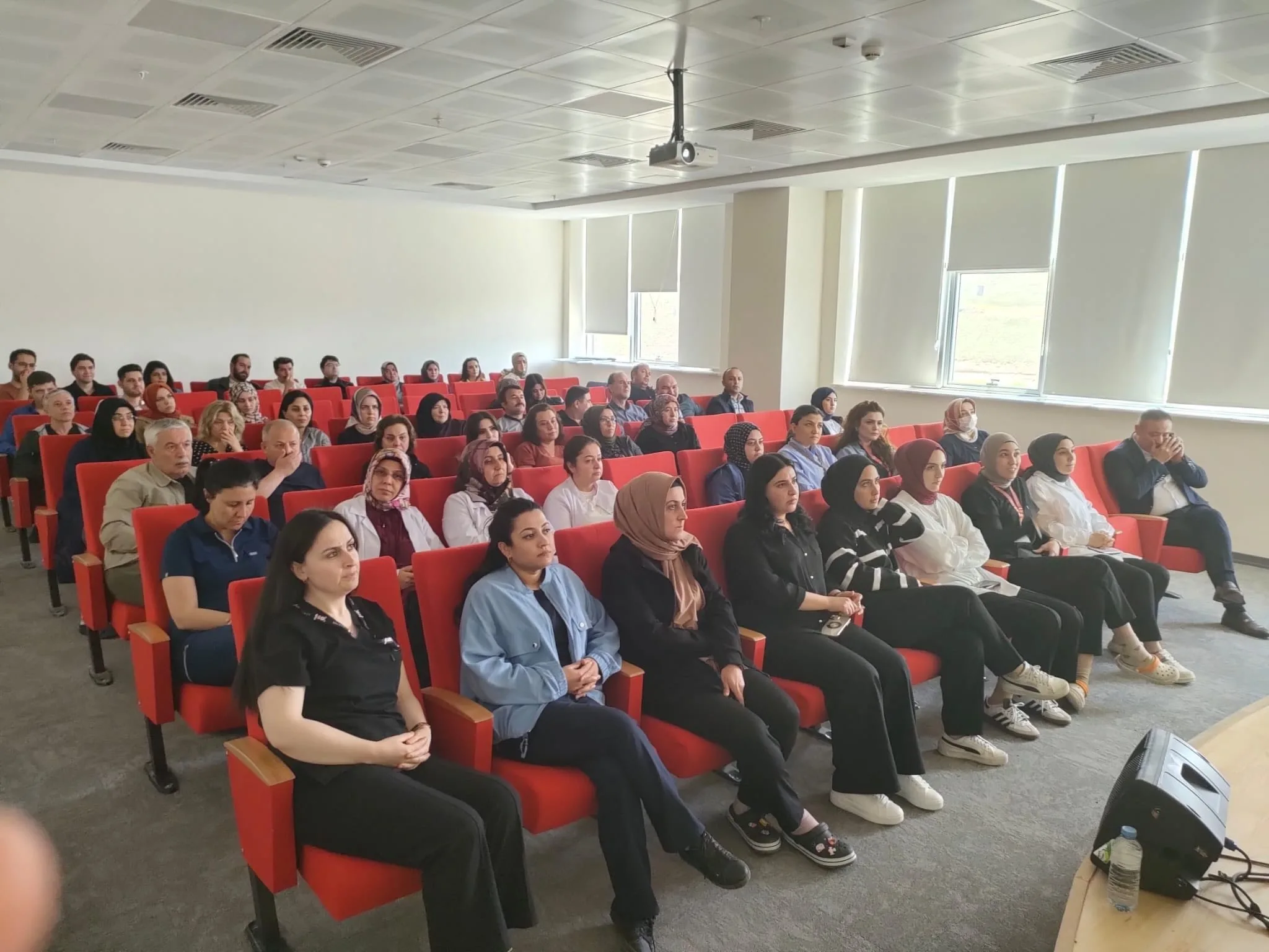 Yerköy Devlet Hastanesi Enfeksiyon Hastalıkları Uzmanı Dr. Hayriye Aşcı tarafından