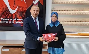 Yerköy’de düzenlenen Kitap Okuma Yarışması’nda başarılı olan öğrencilere ödülleri, İlçe