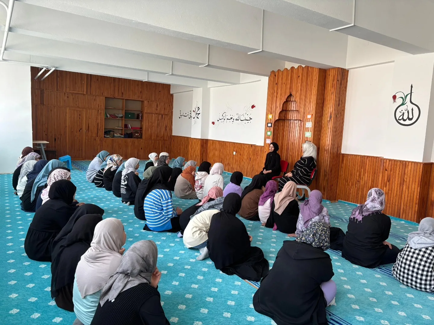 Yozgat İl Müftülüğü'nün düzenlediği etkinlikte, üniversite öğrencileri ile hafız adayı