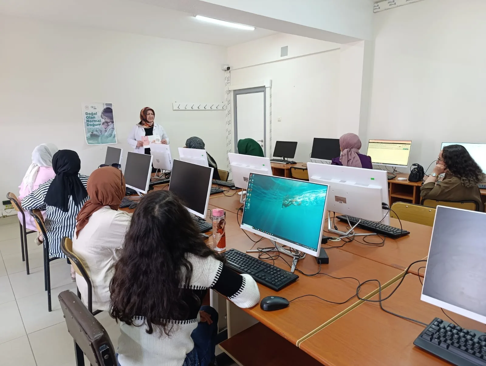 Yerköy İlçe Sağlık Müdürlüğü personelleri Ebe Döndü Kılıçaslan ve Ebe