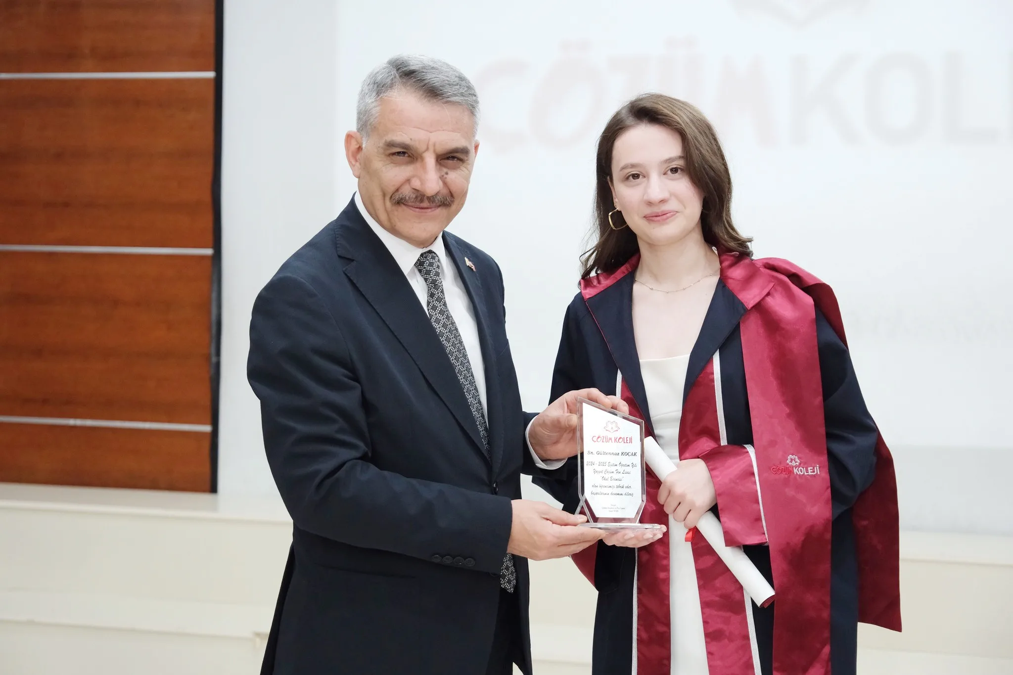 Yozgat Valisi Mehmet Ali Özkan, şehit Mehmet Koçak’ın kızı Gültennaz