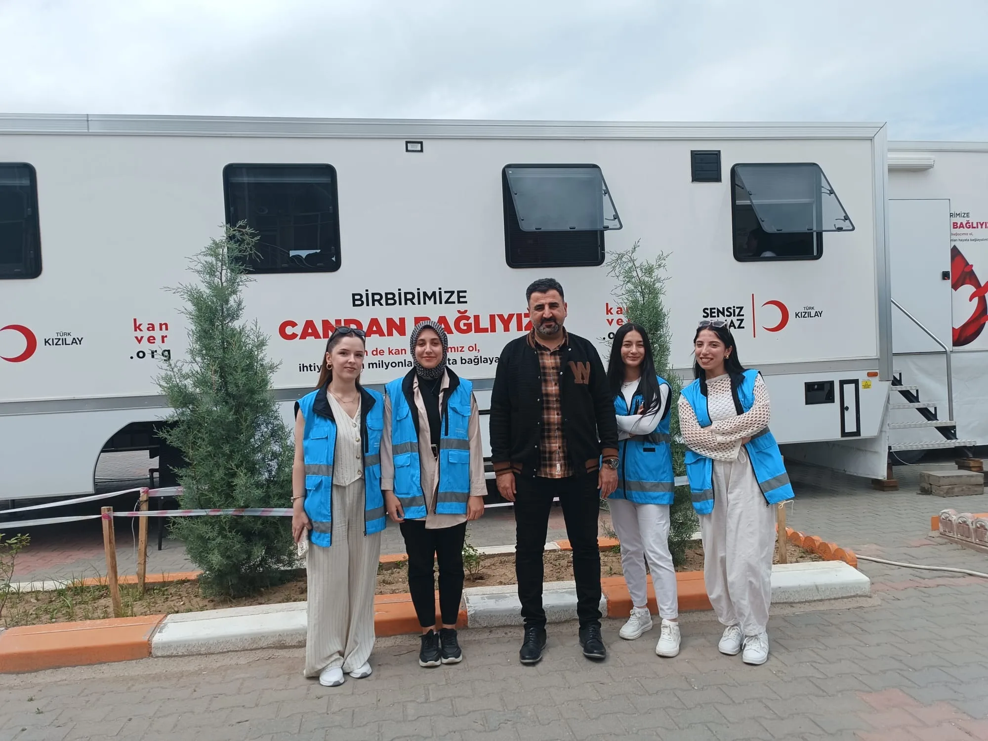 Yerköy Molla Hüsrev Yurt Müdürlüğü öğrencileri ve Eğitim Sorumlusu Fatih