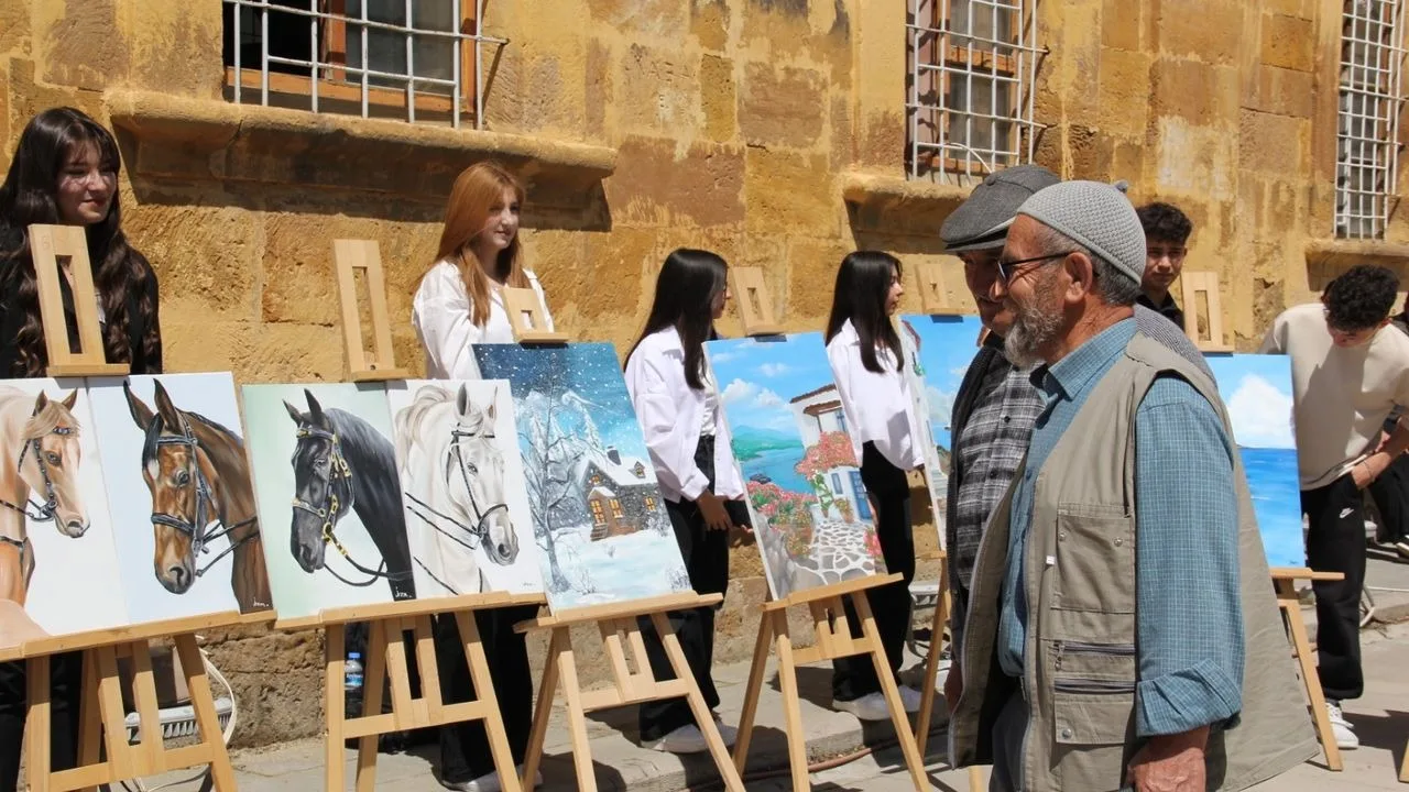 Yozgat Nida Tüfekçi Güzel Sanatlar Lisesi öğrencilerinin yıl boyunca hazırladığı