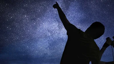 Uzay, milyonlarca yıldır insanları büyüleyen, gizemli ve büyüleyici bir dünya.