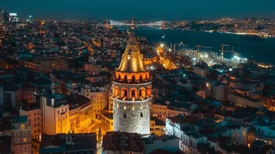 İstanbul’un tarihi sokaklarıyla ünlü eski semtlerine yolculuk yapmaya ne dersiniz?