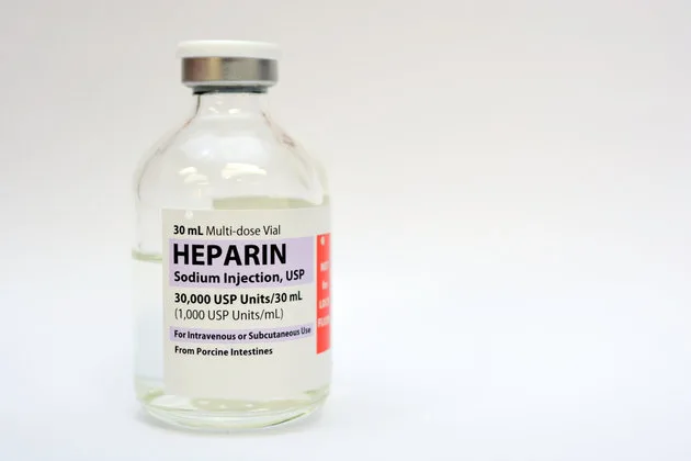 Heparin kanın pıhtılaşmasını engelleyerek damar tıkanıklıkları, kalp krizi, inme gibi