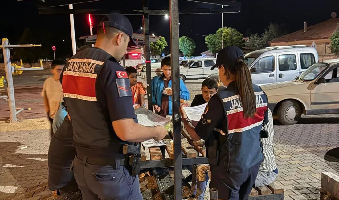 Çiçekdağı İlçe Jandarma Komutanlığı ekipleri, Köseli Beldesi’nde vatandaşlarla bir araya