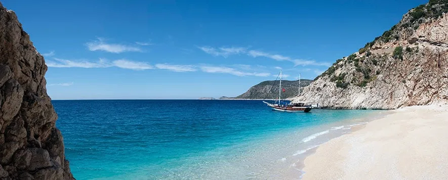 Kaş, kendine has samimiyeti ve doğal güzellikleriyle bilinen bir tatil