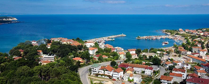 Kocaeli, her mevsim ziyaretçilerine çeşitli aktiviteler sunan bir şehirdir. Doğası