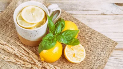 Limonlu su, içeriğindeki güçlü bileşenler sayesinde hem geleneksel tıpta hem