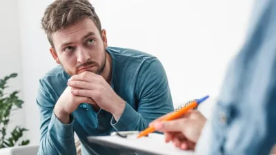 Anal fissür (makat çatlağı), anüs bölgesinde oluşan küçük yırtıklar veya