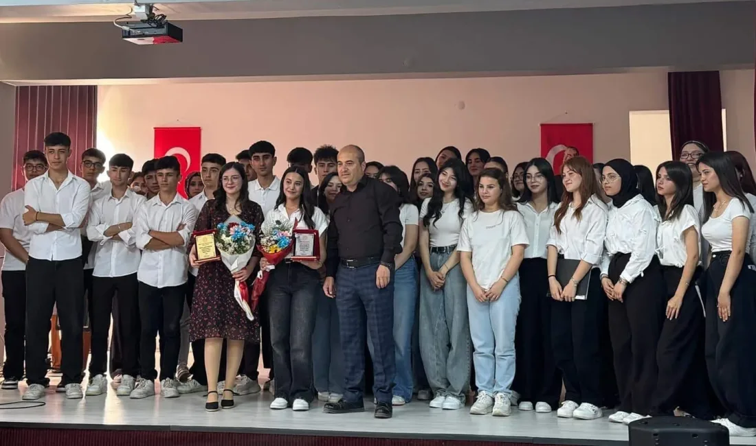 Şehit Mehmet Tez Anadolu Lisesi, şiir ve müzik dersi kapsamında