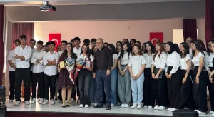 Şehit Mehmet Tez Anadolu Lisesi, şiir ve müzik dersi kapsamında