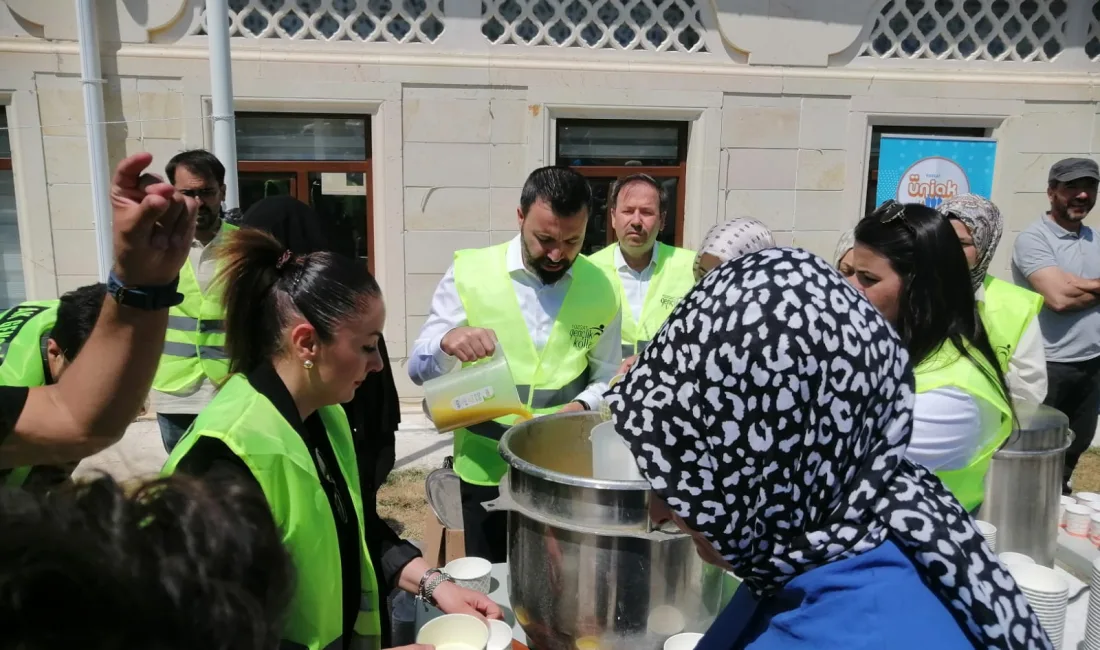 Milletvekili Şahan, Sınav Maratonunda Ailelere Destek oldu AK Parti Yozgat Milletvekili Süleyman Şahan, Yozgat’taki öğrenci ve velilerine