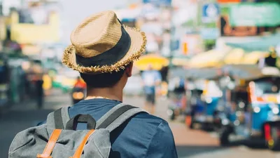 Tek başına seyahat etmenin bazıları için sıkıcı olabileceğini düşünse de,