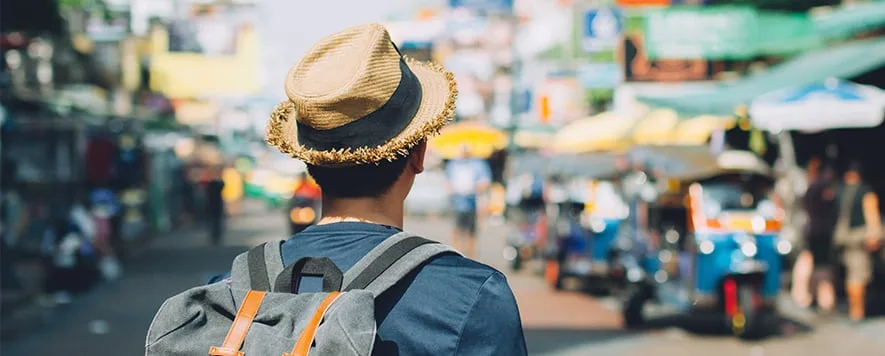 Tek başına seyahat etmenin bazıları için sıkıcı olabileceğini düşünse de,