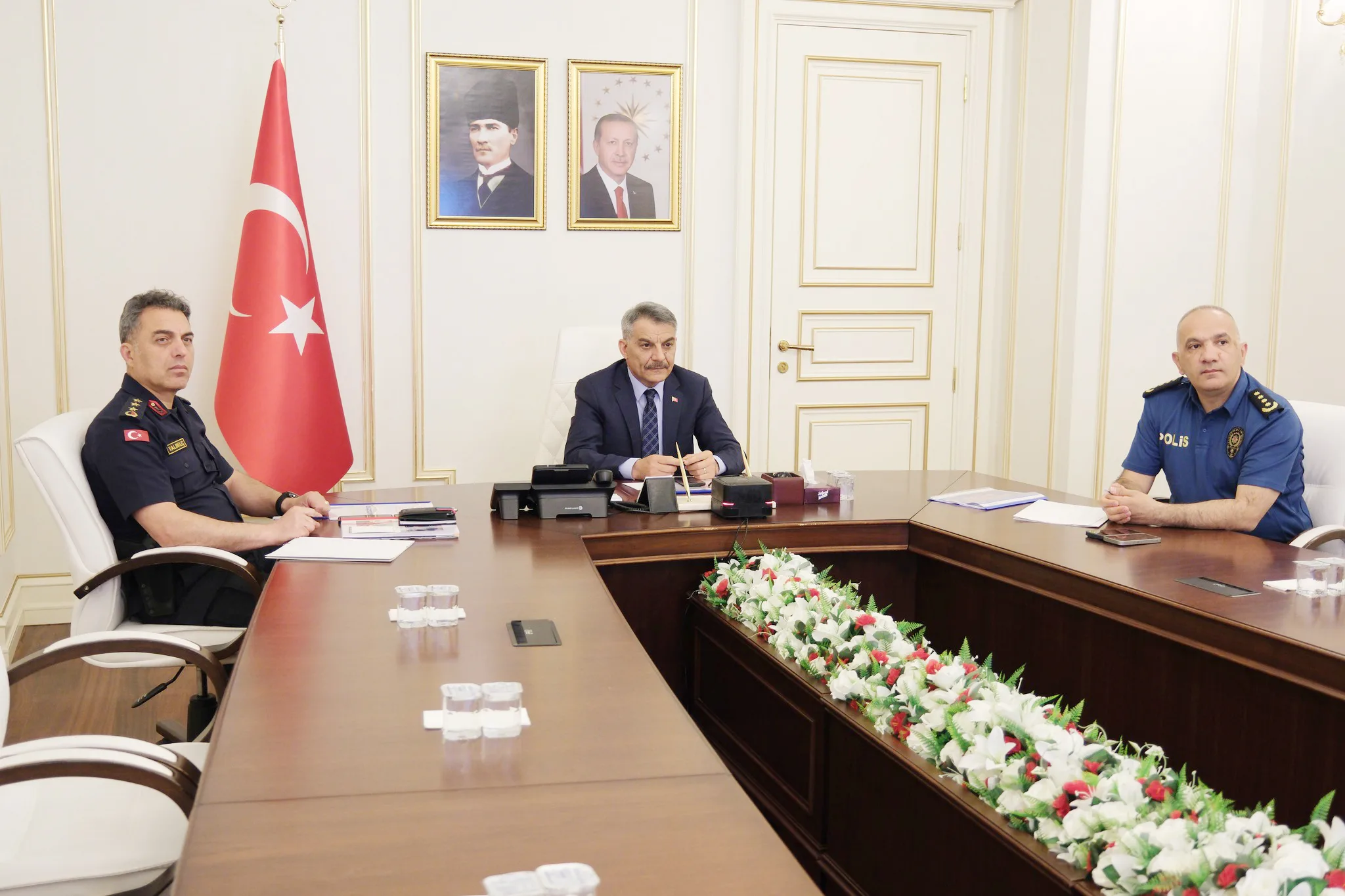 İçişleri Bakanı Ali Yerlikaya başkanlığında 81 il valisinin katılımıyla düzenlenen