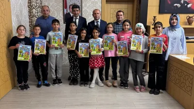 Yerköy Şehit İbrahim Yıldız İlkokulu 4/B sınıfı öğrencileri, yazdıkları özgün