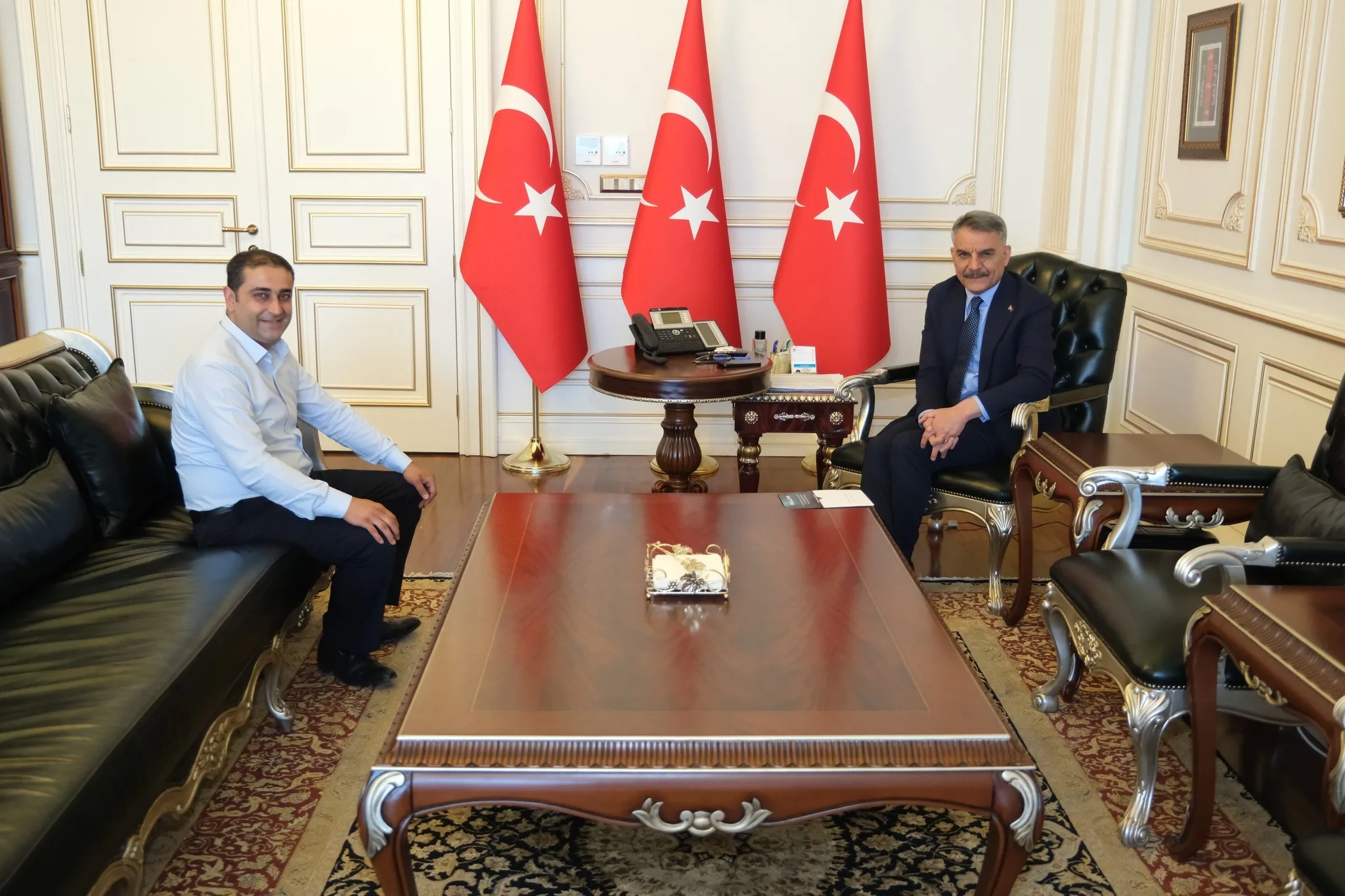 Ahmet Taşkesen, Yerköy’de açacağı Bellona mağazasının açılışına Vali Mehmet Ali