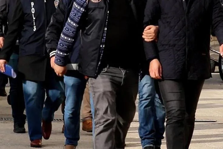 FETÖ'nün emniyet içerisindeki gizli yapılanmasına karşı İstanbul merkezli operasyonda 21