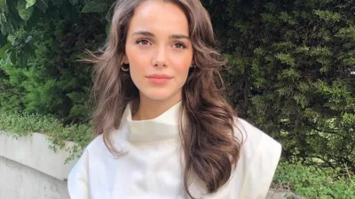 "Son Yaz", "Ya Çok Seversen" ve "Siyah Kalp" gibi popüler