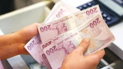 Hükümet, kamu çalışanları için maaş artışı müzakerelerinin ikinci teklifini sundu.