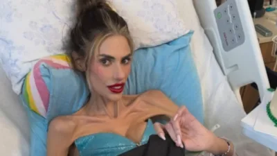 Anoreksiya nervoza tedavisi gören ve uzun süredir sağlık sorunlarıyla mücadele