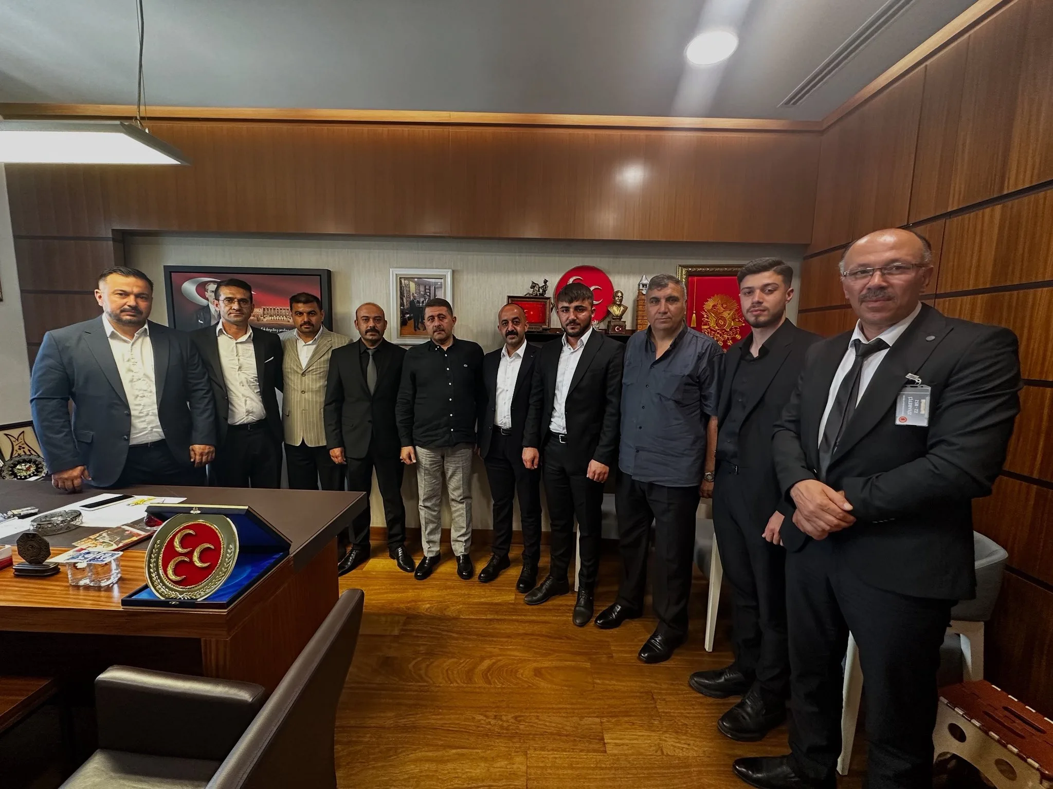 Yerköy Ülkü Ocakları İlçe Başkanı Yıldırım Töremişoğlu ve yönetimi, MHP