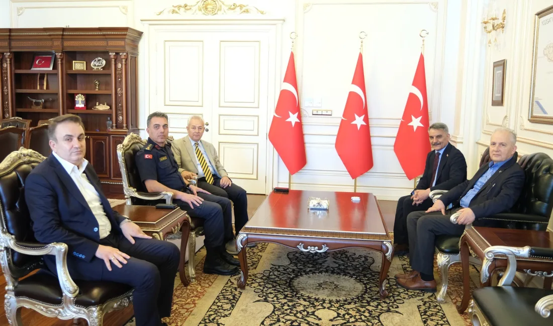 Emekli Valiler Mustafa Taşkesen ve Hasan Canpolat, Yozgat Valisi Mehmet