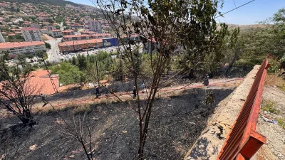 Yozgat’ın Tuzkaya Mahallesi'nde çıkan yangın, Yozgat Belediyesi itfaiye ekiplerinin hızlı