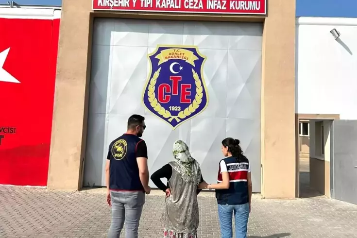 Kırşehir'de 14 farklı suç kaydı olan 37 yaşındaki kadın hükümlü