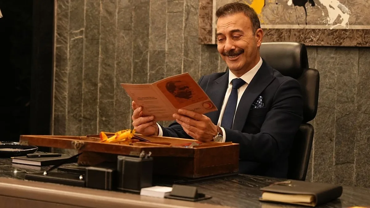 Birbirini neredeyse hiç tanımayan üç farklı akraba ailenin aynı çatı