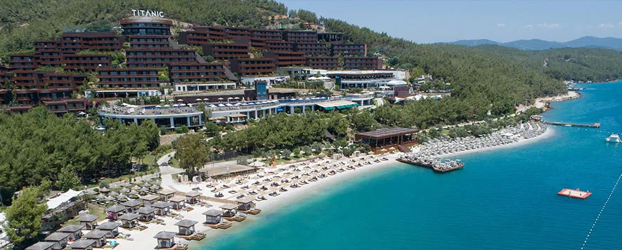 Bodrum, parıltılı ve masmavi denizi ile unutulmaz bir tatil destinasyonu.