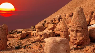 Dünyanın dört bir yanında bulunan heykeller, insanlığın sanat ve kültürel