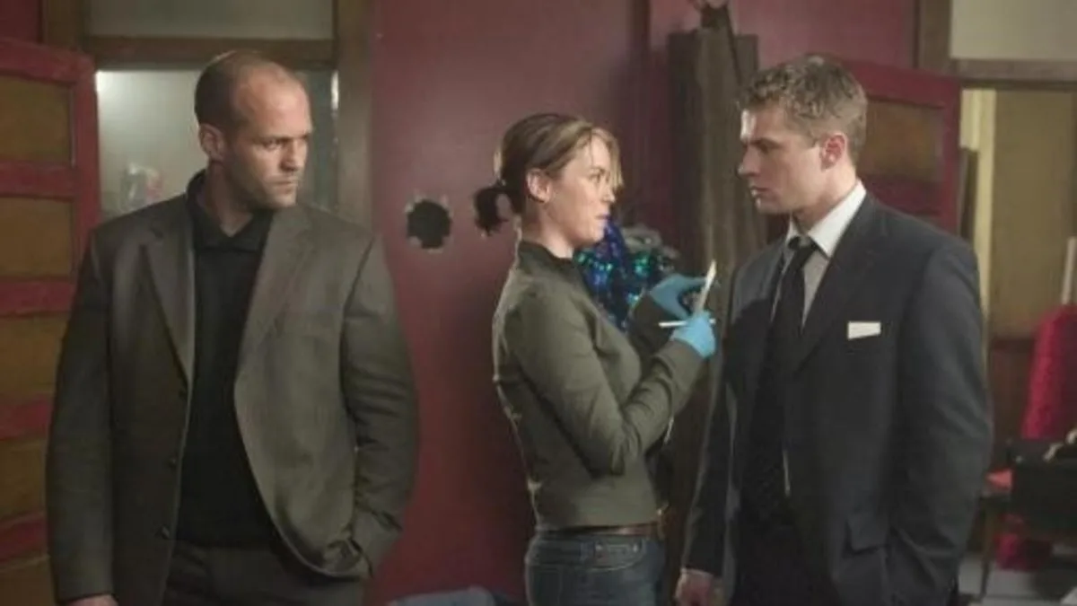 Kaos filmi, Tony Giglio’nun yönetmenliğinde televizyon ekranlarında gösterime girdi. Film,