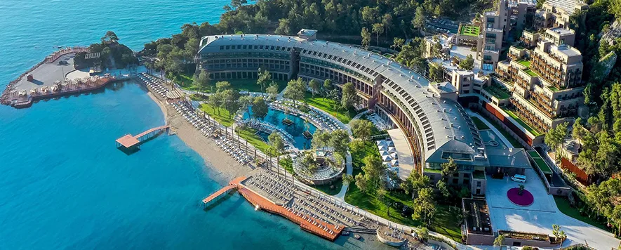 Kemer, Antalya’nın gözde tatil beldelerinden biridir ve NG Phaselis Bay