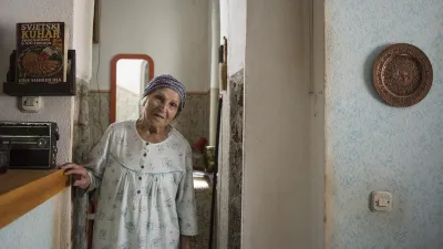 Yönetmenliğini Pjer Zalica’nın üstlendiği Odaklan Büyükanne filmi, güçlü hikayesi ve