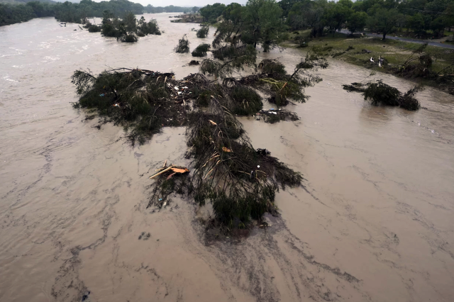 Teksas'ta sel felaketi: Can kaybı 27'ye yükseldi
