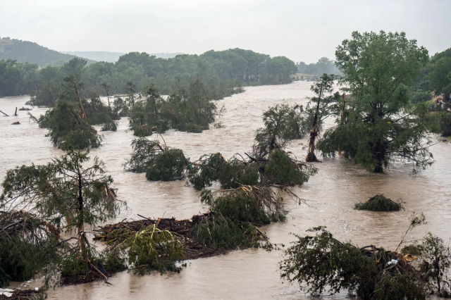 Teksas'ta sel felaketi: Can kaybı 27'ye yükseldi