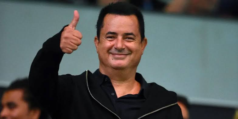 Televizyoncu Acun Ilıcalı, 2016'da Zeynep Yılmaz'dan olan kızı Yasemin'in 18.