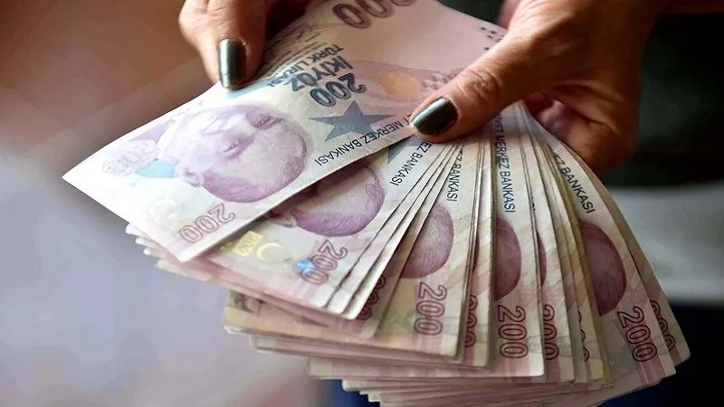 Türkiye'de milyonlar yarın açıklanacak enflasyon rakamlarına kilitlendi. Memur, emekli maaşlarına