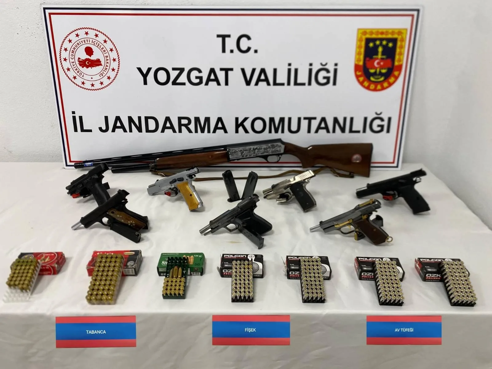 Yozgat’ın Akdağmadeni ilçesinde bir köyde yapılan operasyonda toprağa gömülü çok